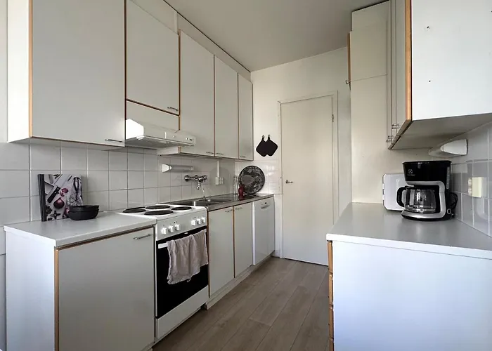 Tilava Autopaikallinen Kolmio Sairaalan Vieressae Apartment *