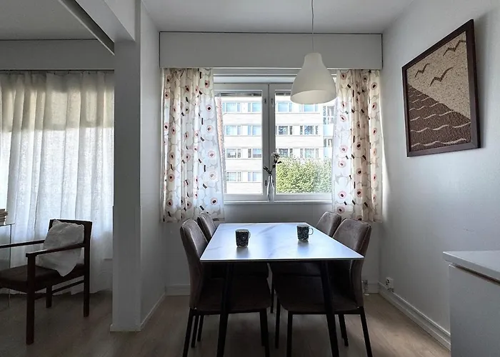 Tilava Autopaikallinen Kolmio Sairaalan Vieressae *